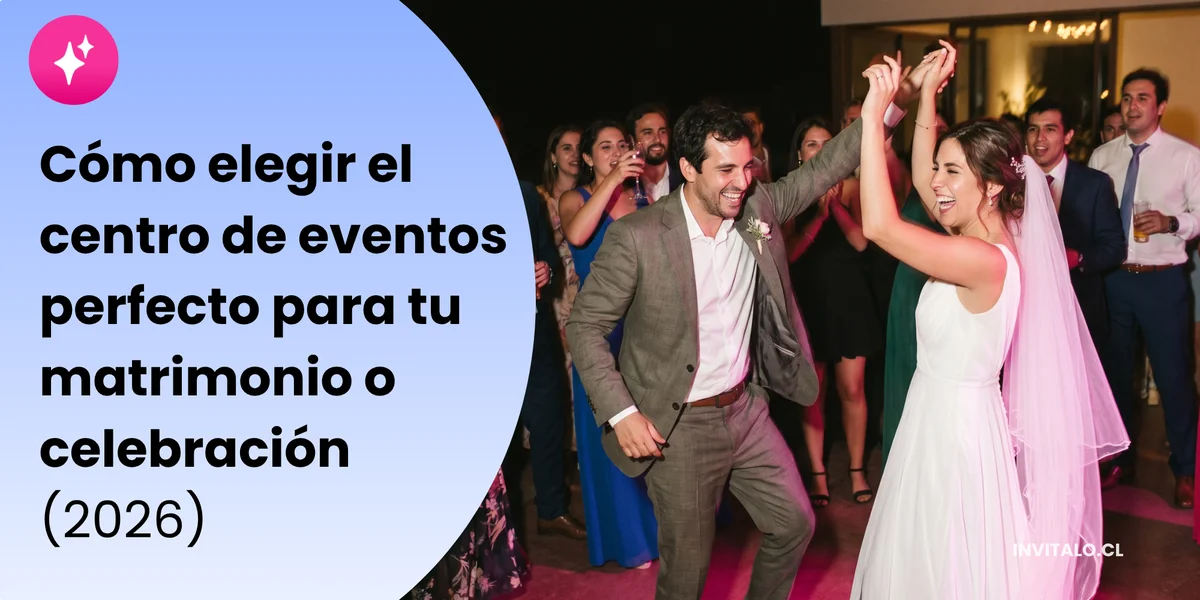Pareja de recién casados bailando junto a sus invitados durante la celebración de su matrimonio en un centro de eventos en Chile.