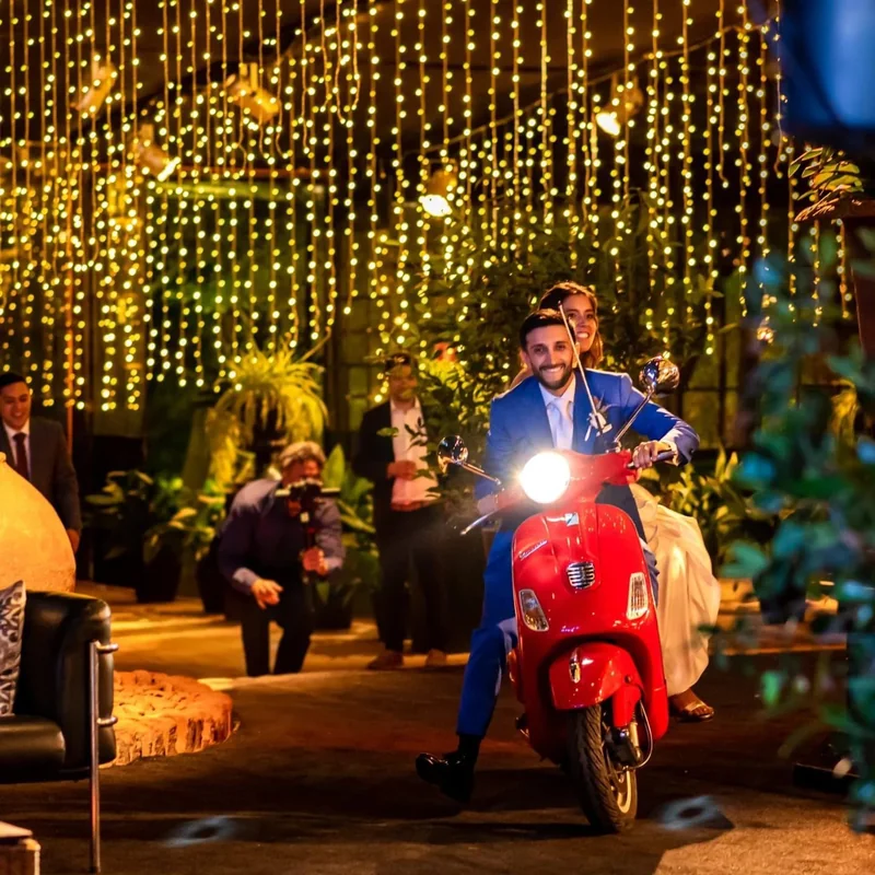 La Fiesta en Vespa