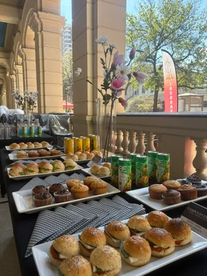 Campus & Coffee Spa — Banquetería en Región Metropolitana — Imagen 1