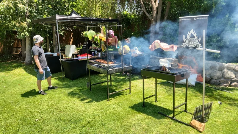 ASADOS Y PIZZAS