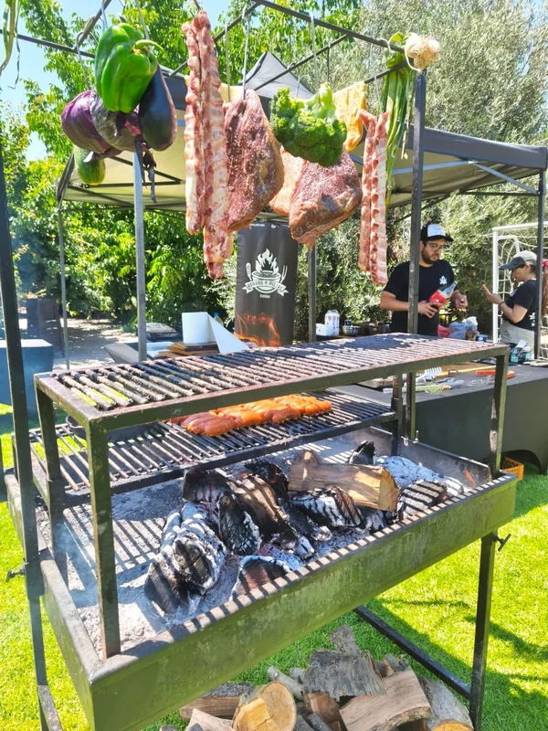 ASADOS Y PIZZAS