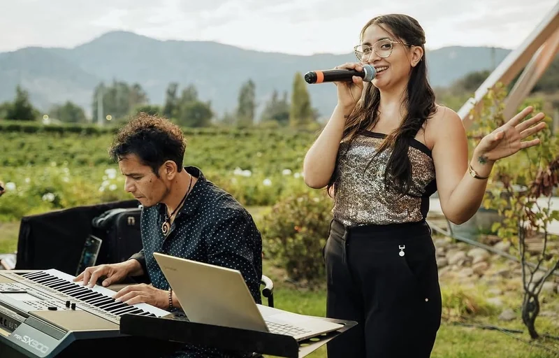 Cata Daz | Música en vivo para eventos