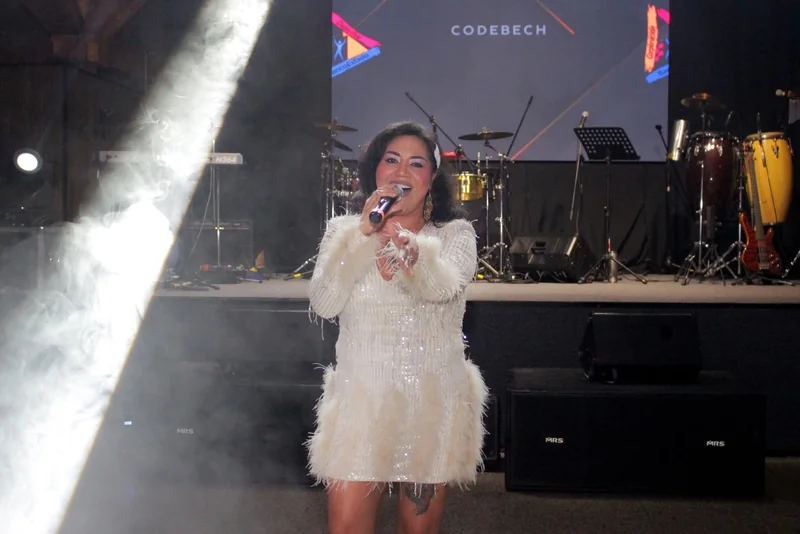 Celene Cantante