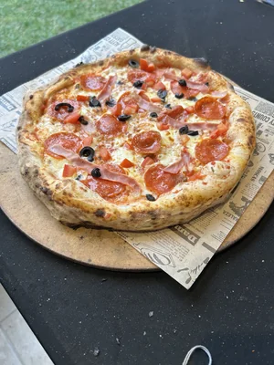 Pizzeria Victor Felipe Velasquez — Food Truck en Santiago — Imagen 1
