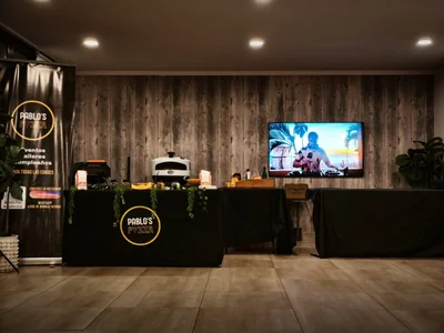 Pablo pizza spa — Banquetería en Providencia — Imagen 1