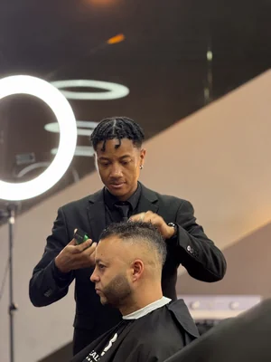 Matius Mina — Maquillaje — Imagen 1