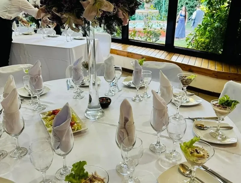 Eventos premium arriendo de vajilla Baccelliere