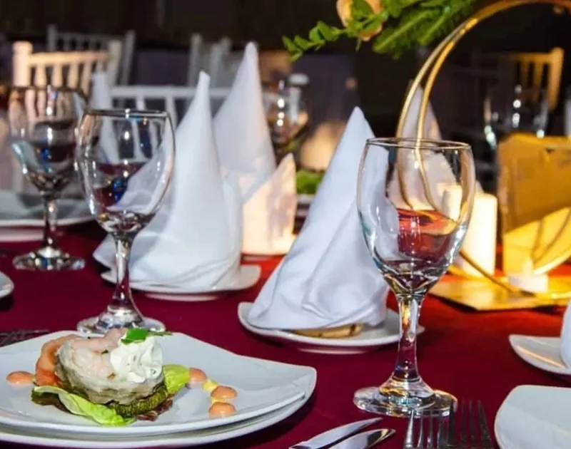 Eventos premium arriendo de vajilla Baccelliere