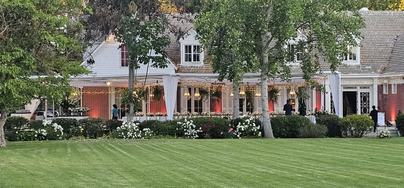 Centro de eventos exclusivo para matrimonios y eventos corporativos.