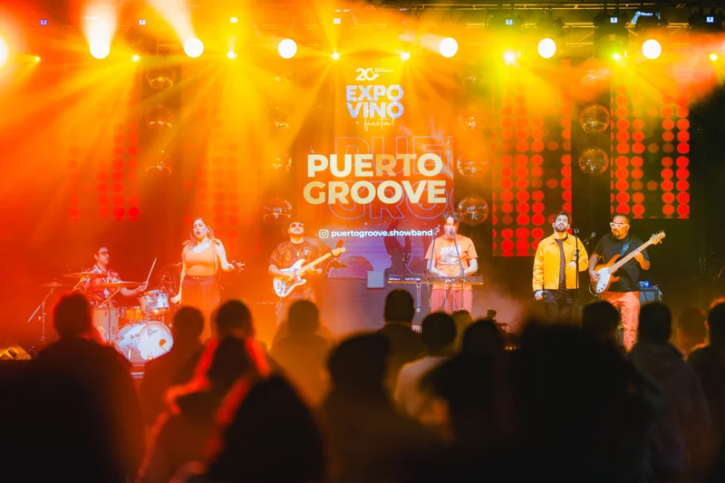 Puerto Groove Showband