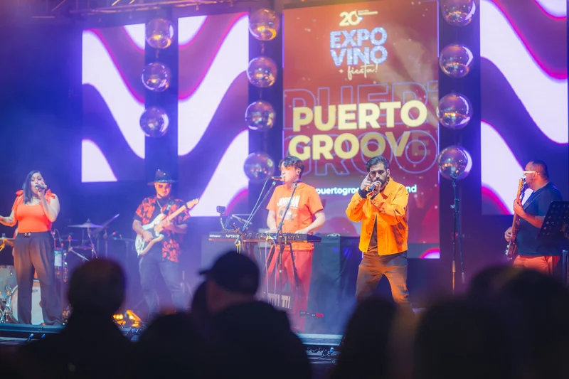 Puerto Groove Showband