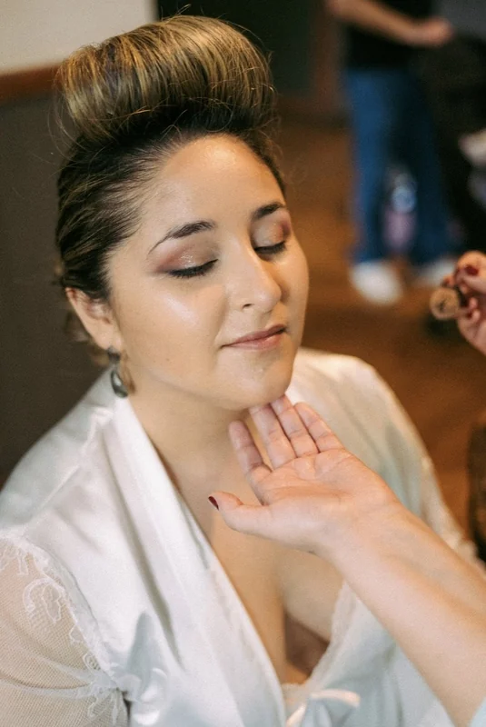 Clau Silva Maquillaje y Peinado