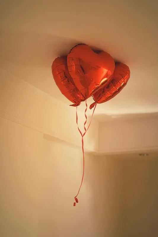 Globos al Aire & Plumas al Viento