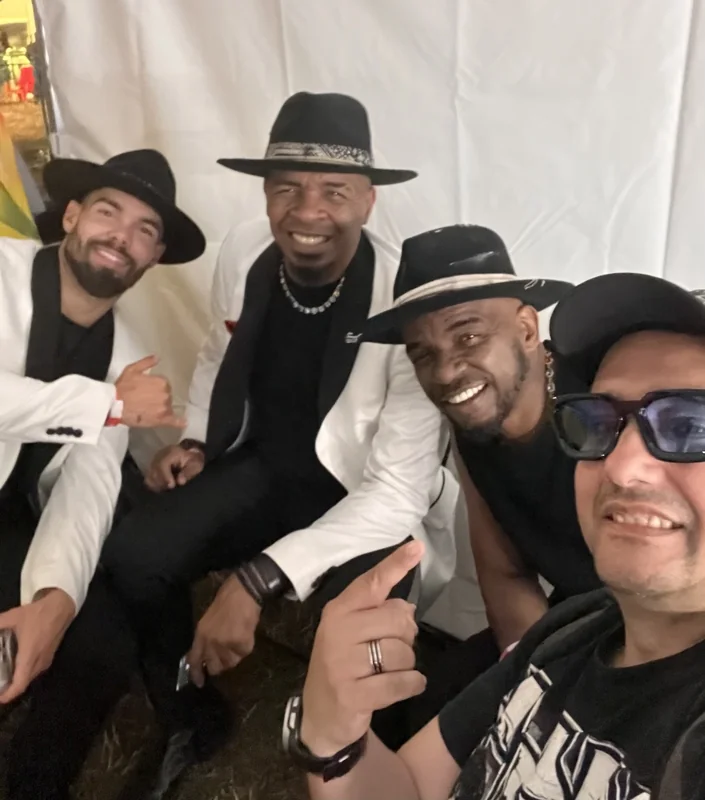 Arma Tu Fiesta