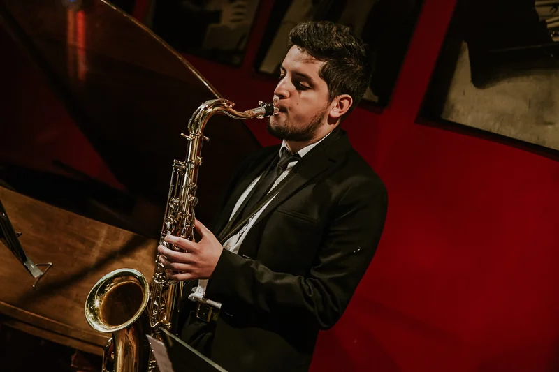 Saxofón en Vivo para Cenas y Recepciones