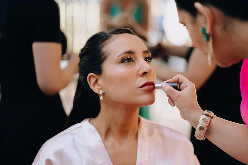 Javiera Díaz Maquillaje y Peinado Profesional