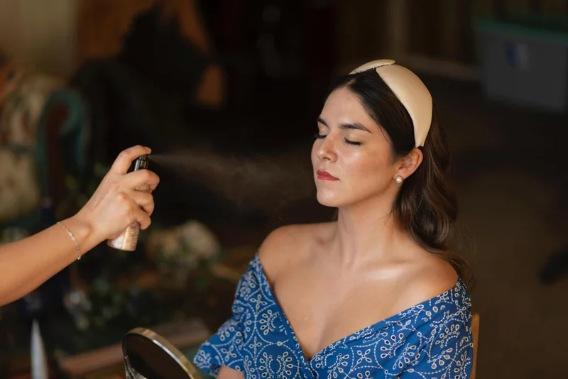 Javiera Díaz Maquillaje y Peinado Profesional