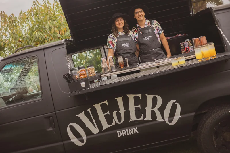 Ovejero drinks