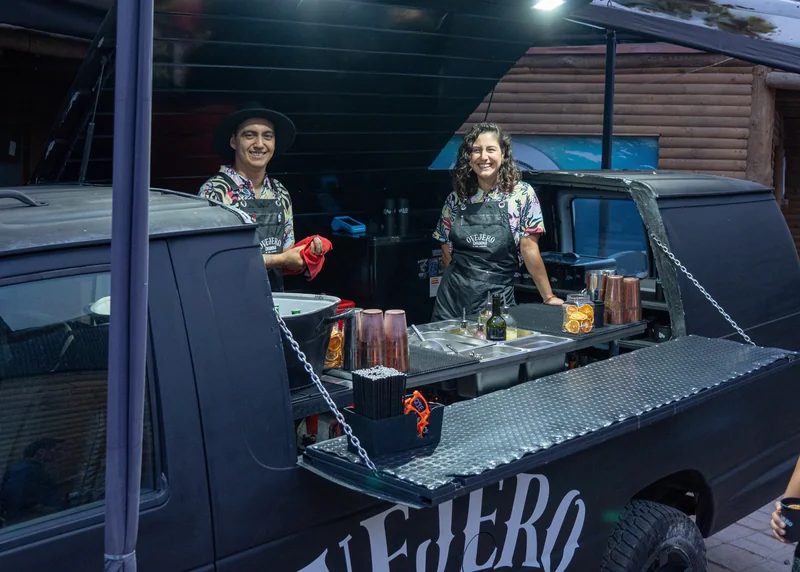 Ovejero drinks