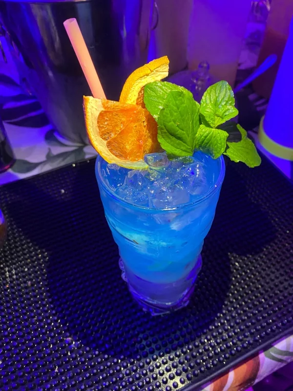 Flowers Bartender y garzones