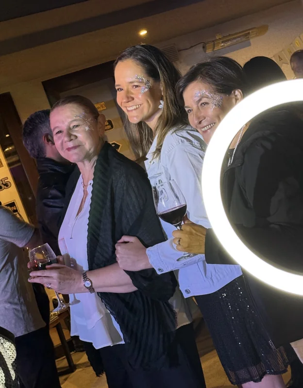 Maquillaje fluor y glitter bar