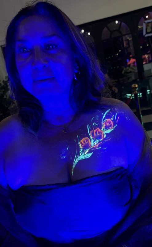 Maquillaje fluor y glitter bar