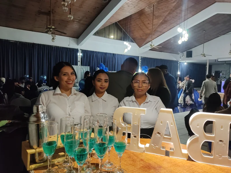Servicio de bartender o barra movil
