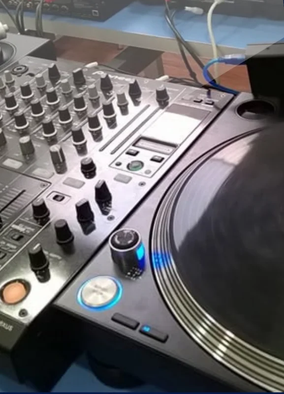 Amplificación música y DJ para fiestas y eventos