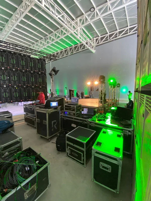 Ezer producciones