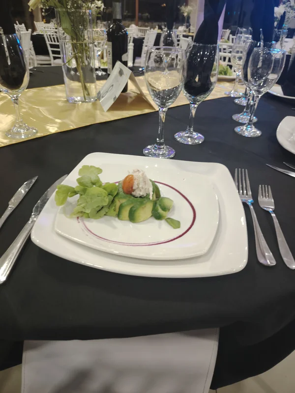 Banquetería Valentina Lira