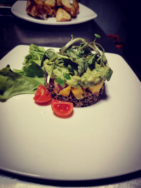 Banquetería Valentina Lira