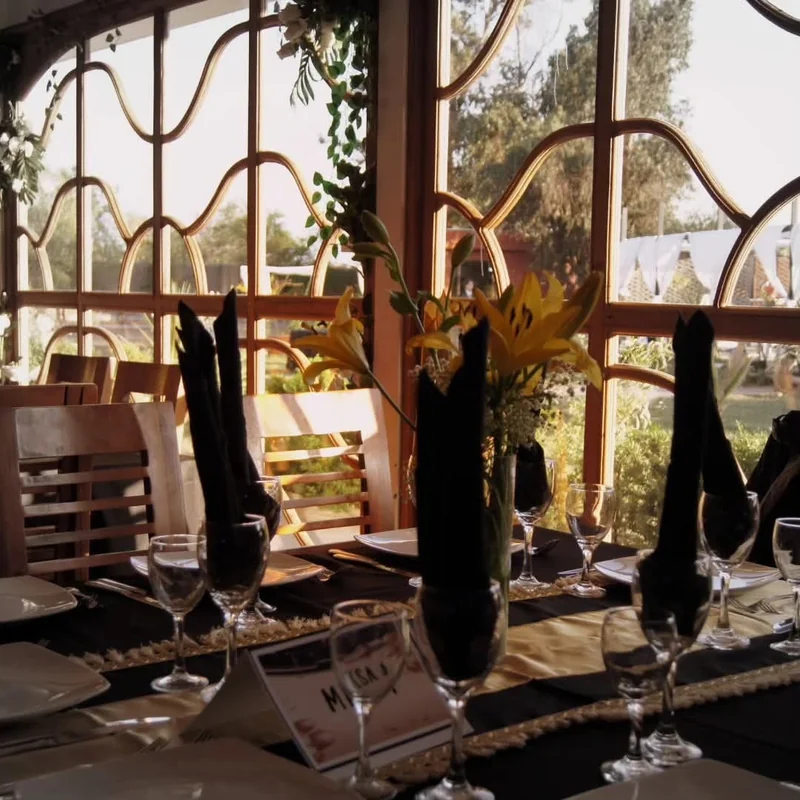 Banquetería Valentina Lira