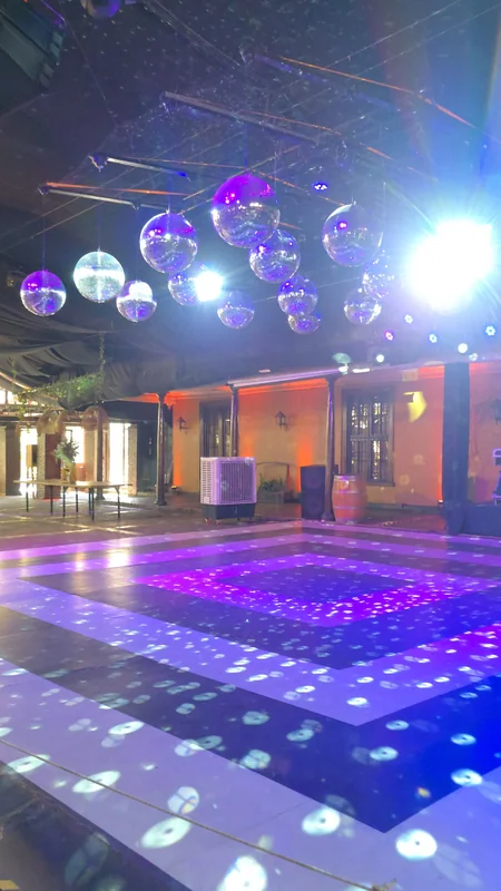 Iluminación Decorativa y Escénica
