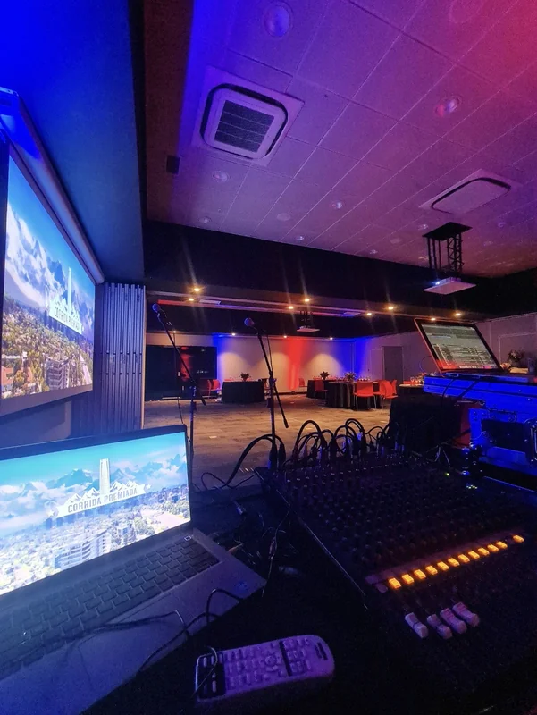 Pantalla LED y Proyección