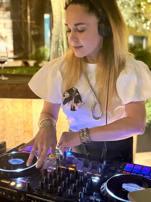 Pilar Zderich Maturana — DJ en Curacaví — Imagen 1